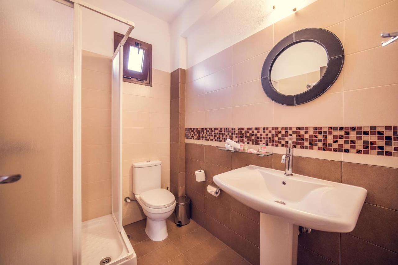 Paroraia Otel Ángistron Dış mekan fotoğraf