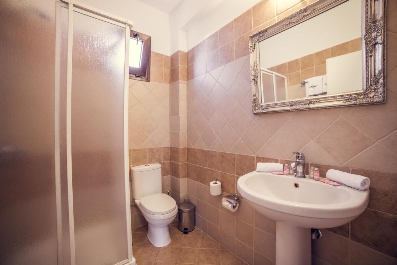 Paroraia Otel Ángistron Dış mekan fotoğraf