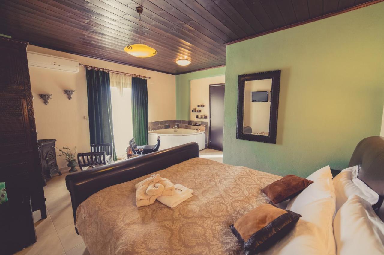 Paroraia Otel Ángistron Dış mekan fotoğraf